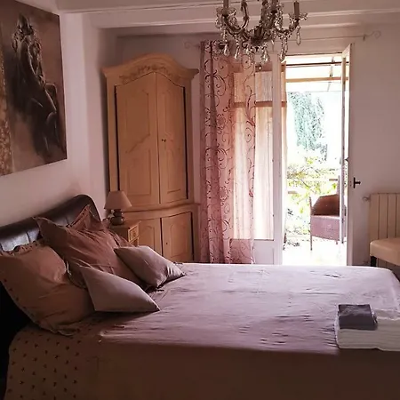 Le Mas De Marie Bed & Breakfast