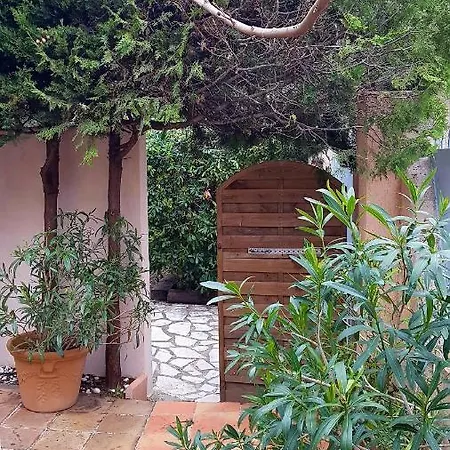 Le Mas De Marie Bed & Breakfast *